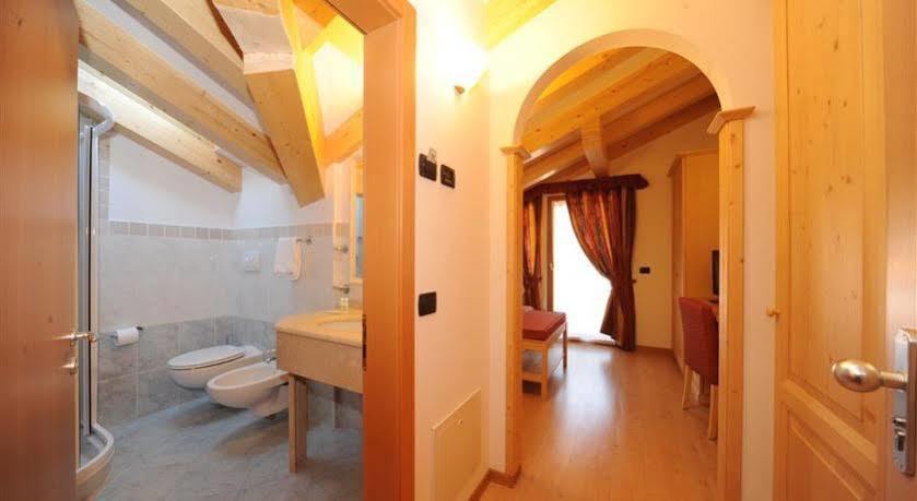 Residence Canada Pinzolo Exterior photo